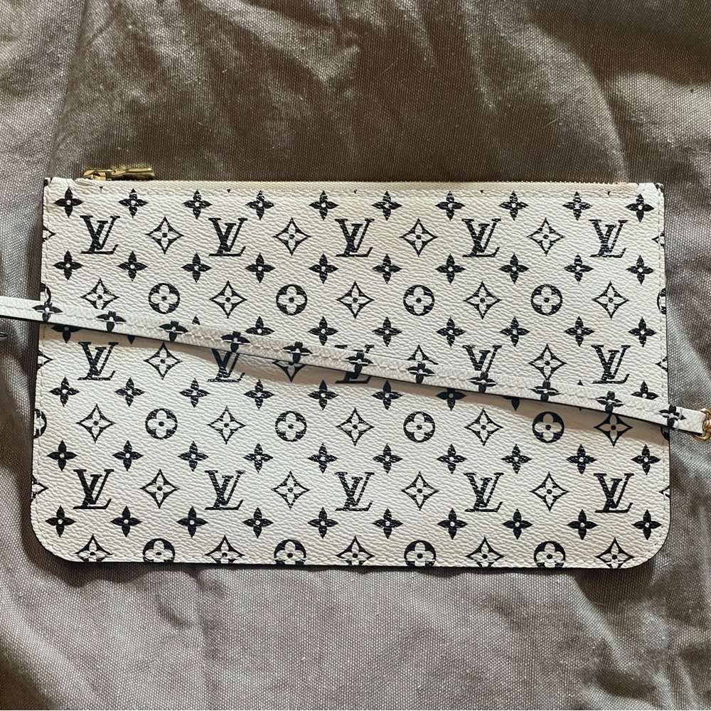 HTF Louis Vuitton Black White Giant Monogram Pouch